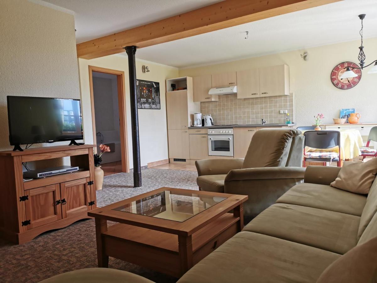 Ferienwohnung "Am Saalehaken" Gossitz Esterno foto