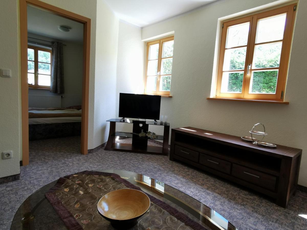Ferienwohnung "Am Saalehaken" Gossitz Esterno foto